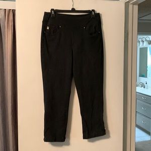 Belle by Kim Gravel crop pants with zipper detail